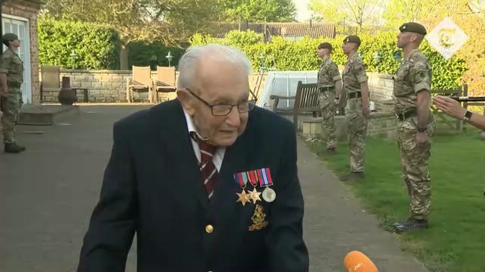 微视频｜英国二战老兵99岁汤姆·摩尔挑战自己 筹千万英镑支持医护抗疫情