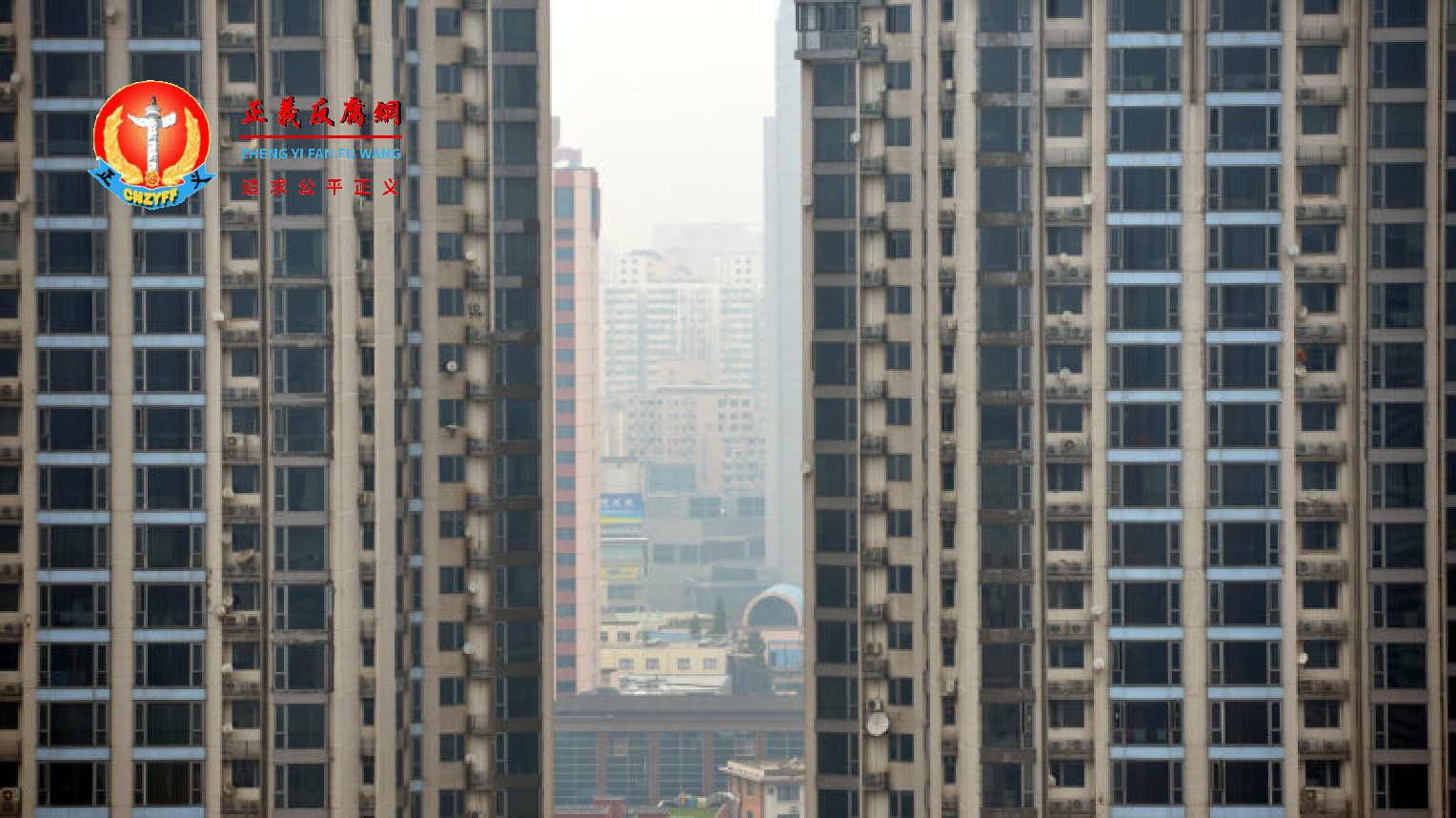恒大等房地产企业近期陷入严重债务危机。图为上海楼房。.png